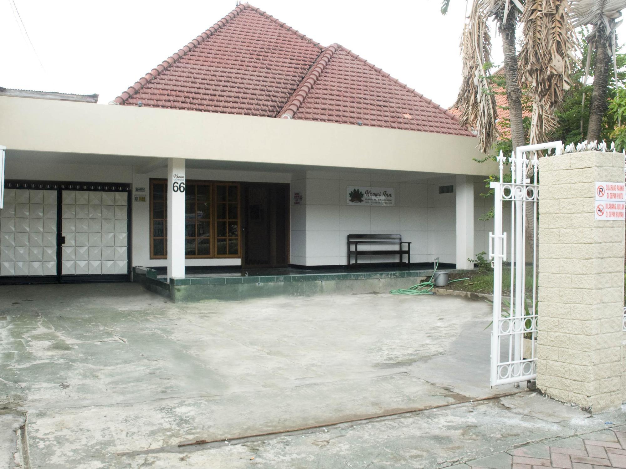 Krowi Inn Surabaya Eksteriør billede