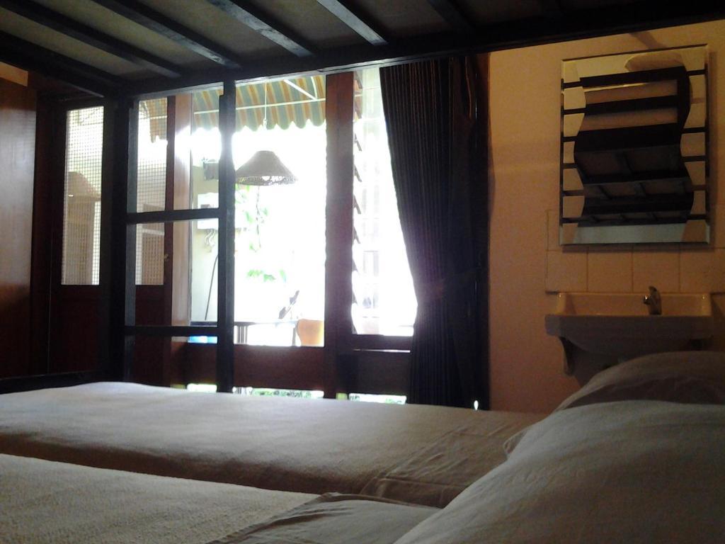 Krowi Inn Surabaya Eksteriør billede