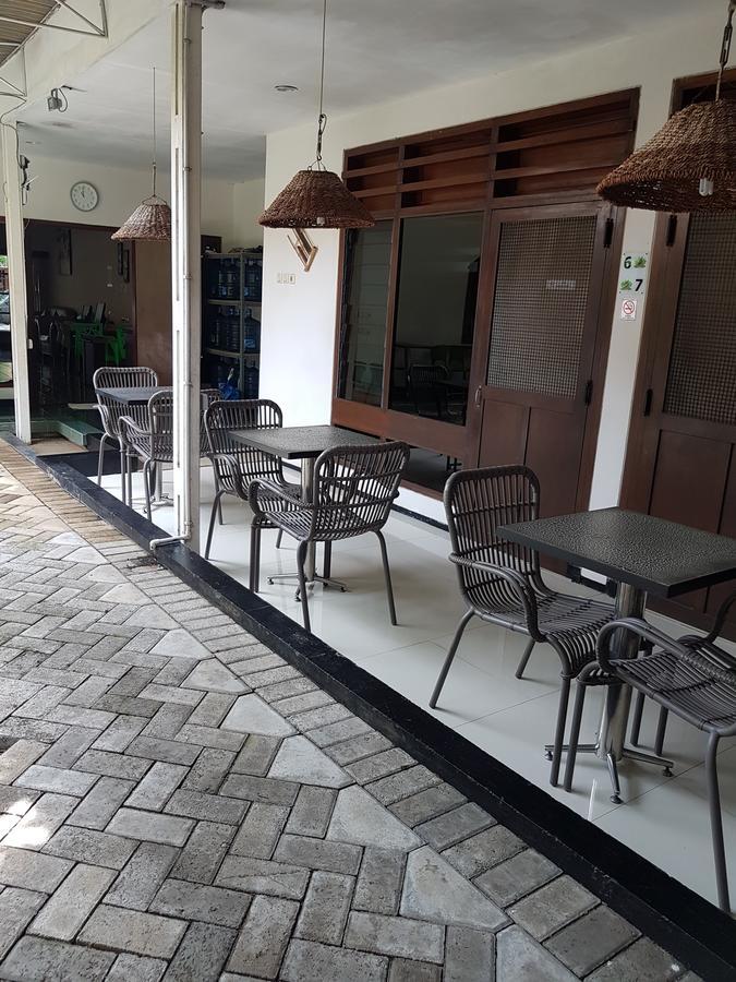 Krowi Inn Surabaya Eksteriør billede