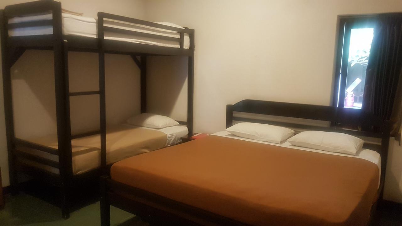 Krowi Inn Surabaya Eksteriør billede